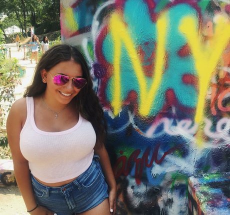 Jenna T pretty model picture