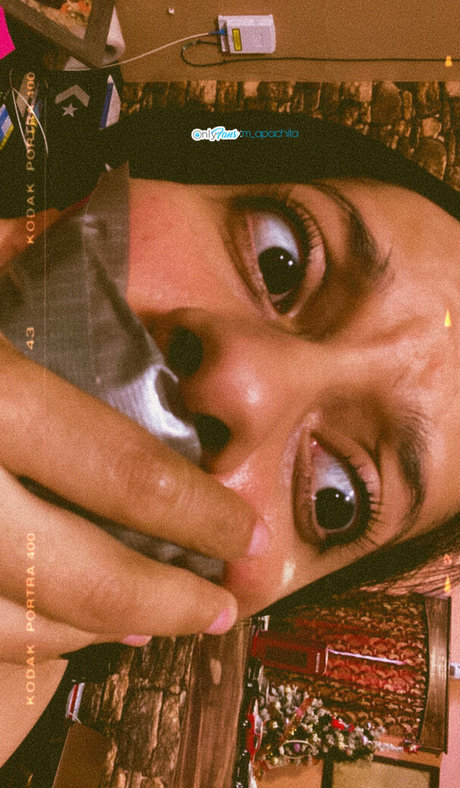 m apachita nude model image