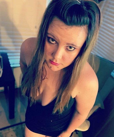 pumarrari pornographic model archive