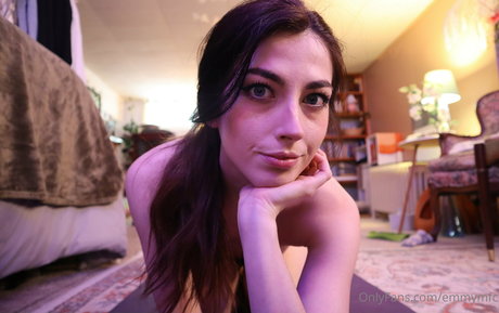 emmymfc hot model img