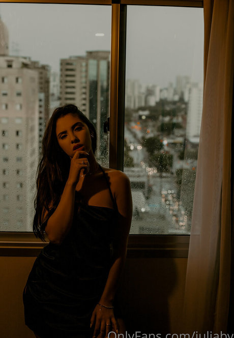 juliaby pretty actress photos