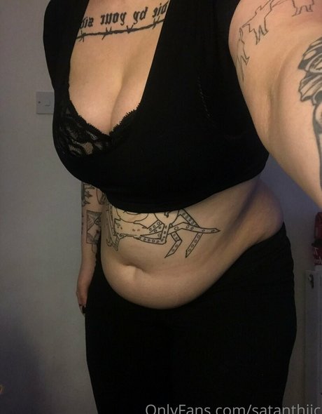 satanthiic hot model pictures