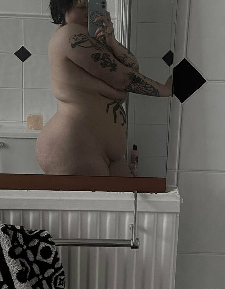 satanthiic naked actress images