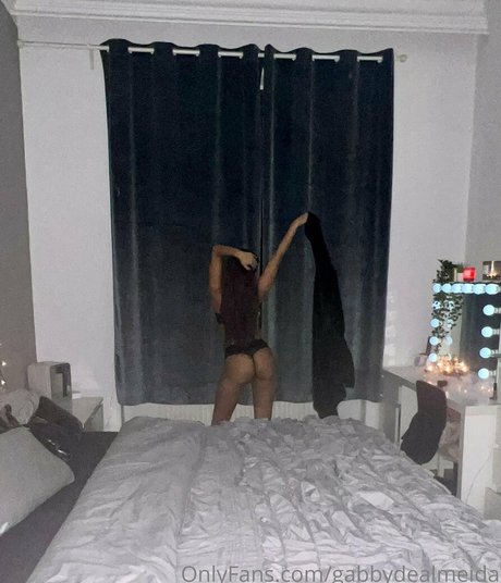 gabbydealmeida star hot image