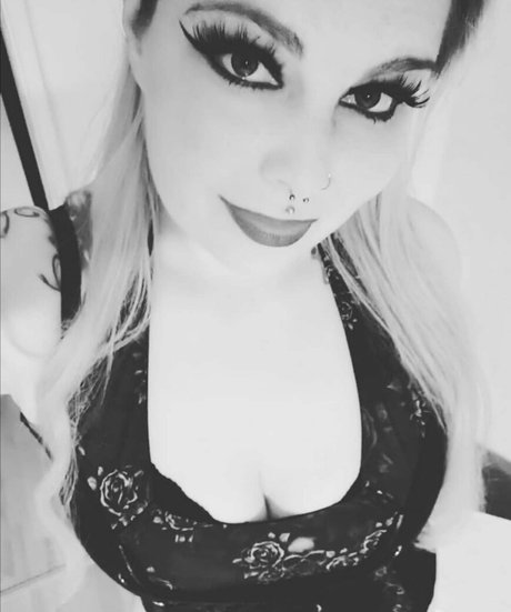 R S SexVidzz pornstar hd image