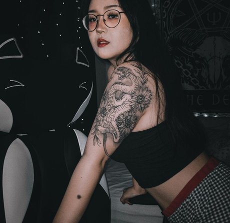 Akemyni free model gallery