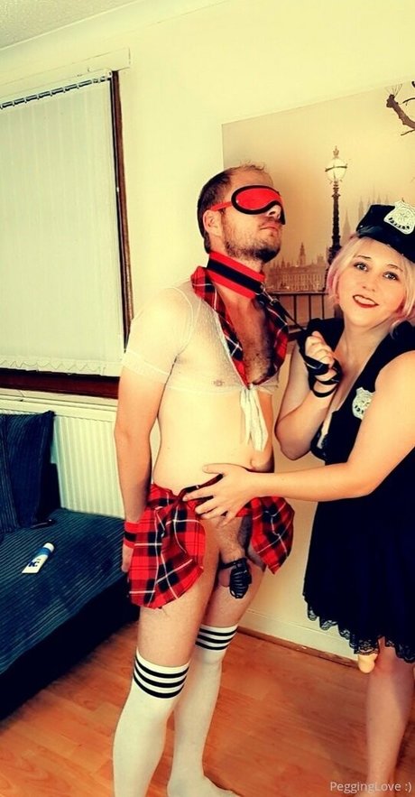 pegginglove sexy actress photo