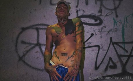 freelove666 model perfect photos