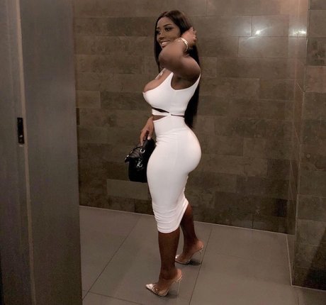 LXRYCC sexy pornstar pic