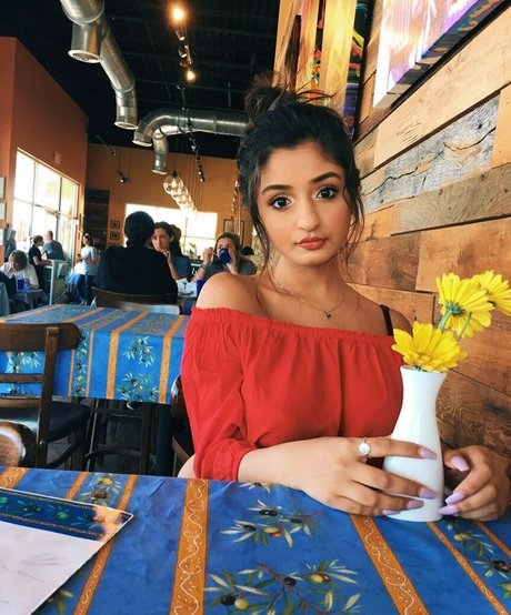 Alina M hot model images