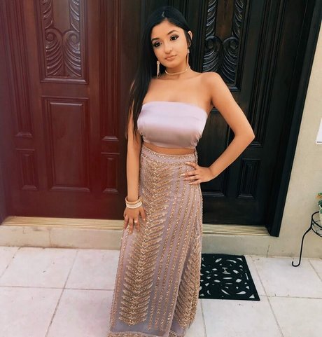 Alina M model perfect picture