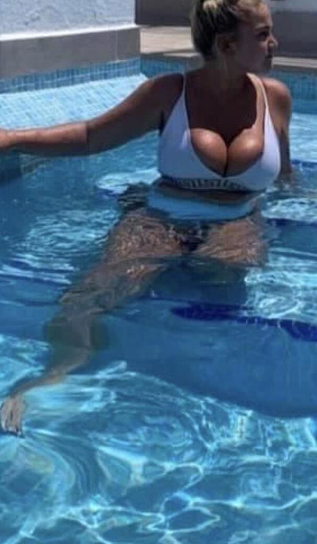 Brittany T model nude photo