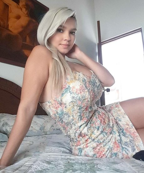 Angela R erotic star picture