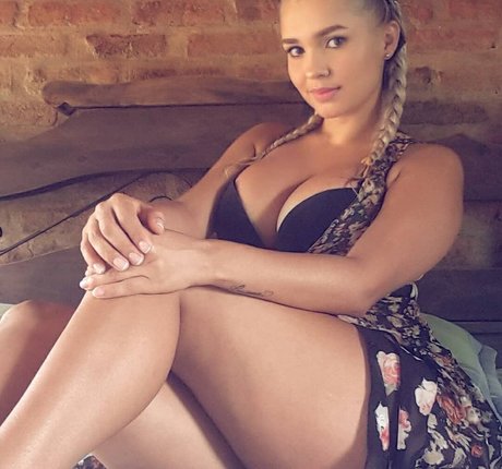 Angela R top model img