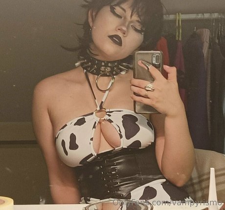 vampyrismo adult star pic