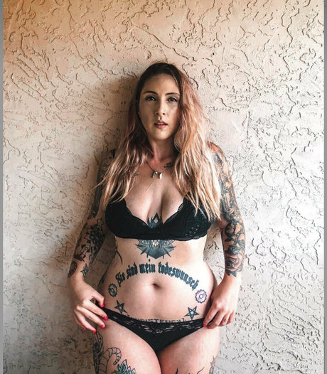 onlykhrist pretty pornstar image