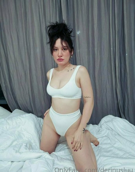 Derin Uslu star nude photos