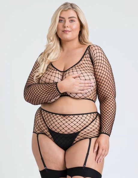 Izzy Nicholls star sexy images