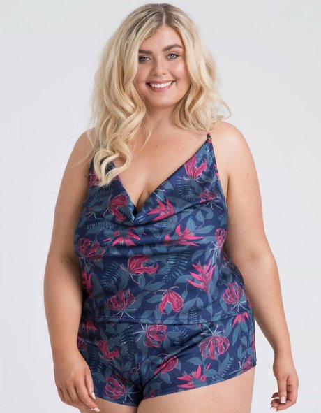 Izzy Nicholls hot pornstar pictures