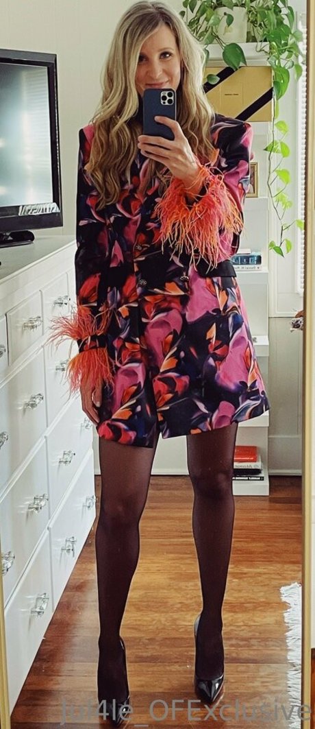 Jul4Le model hd image