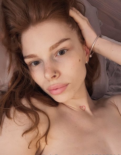 alexfoxxy exclusive model image