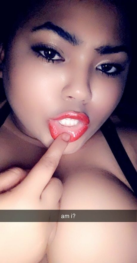 thisahappyhouse naked model pic