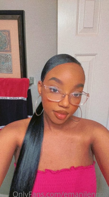 emanilennox model nude image