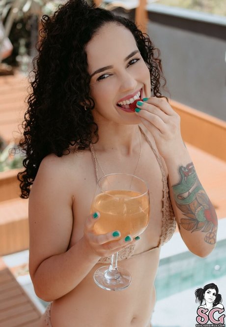 Mari Curly Suicide free pornstar pics