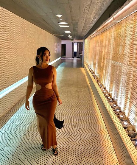 Sakura Nakamura model porn image