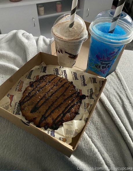 chubbycupcake model exclusive img