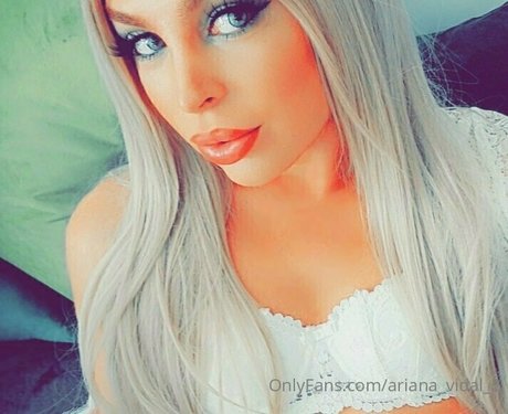 ariana vidal 2 sexy model pic
