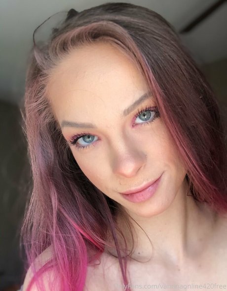 vannnaonline420free porn actress gallery