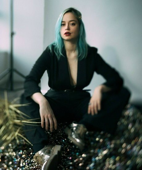 Aesalya naked model images