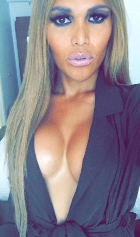 Jessica Book star exclusive img