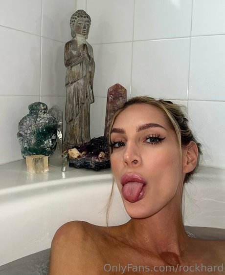 rockhard pornographic model pic