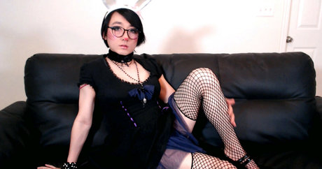 Sasha Syrup exclusive star archive