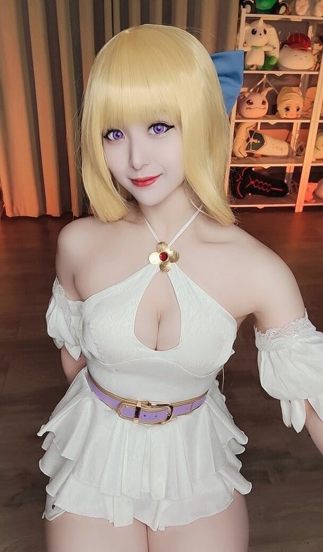 Lewd Cosplayer free star archive