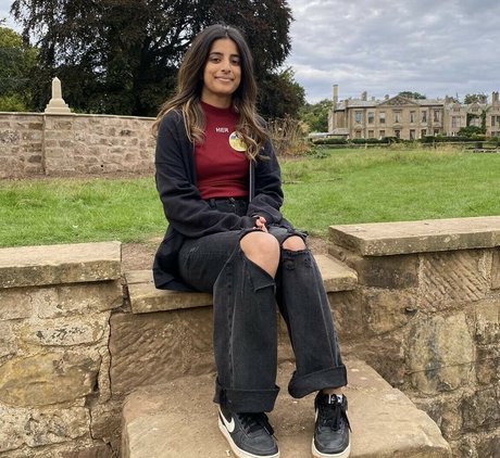 Davina Samra model pretty archive