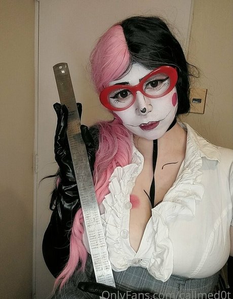 callmed0t model art gallery