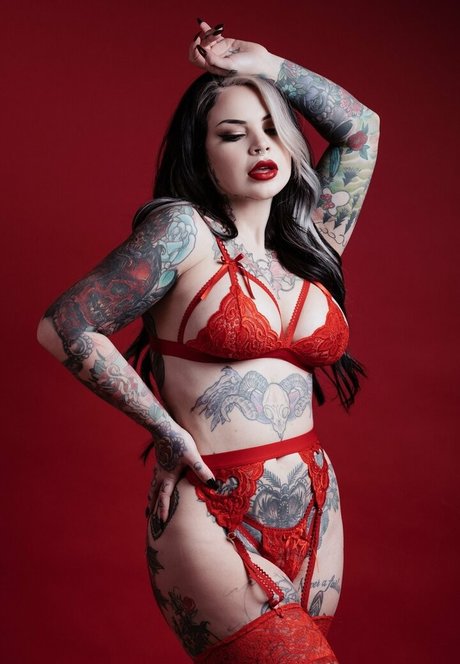 monicazamoraofficial hot actress photo