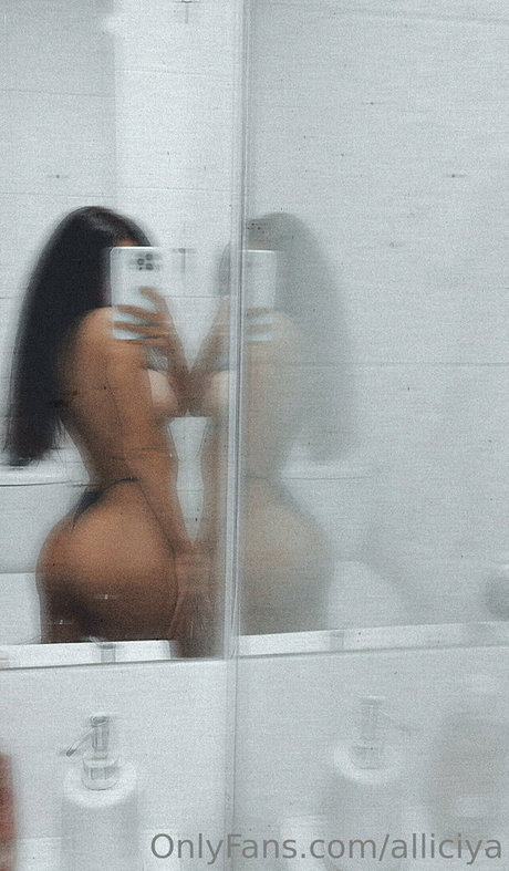 alliciya pornstar art image