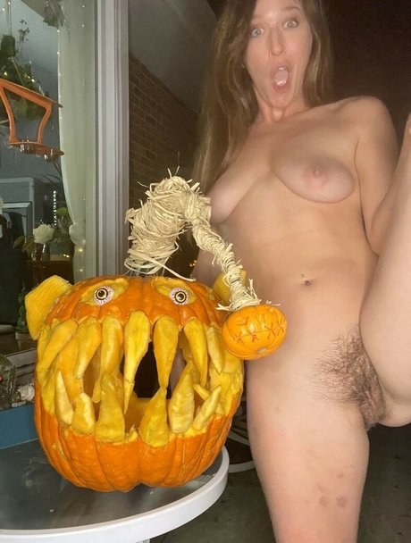 Reese Leon model pretty photo