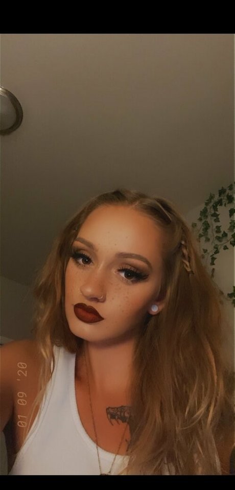 royalxo free erotic star photo