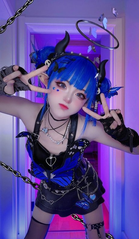 SeeU Cosplay pornstar high quality pics