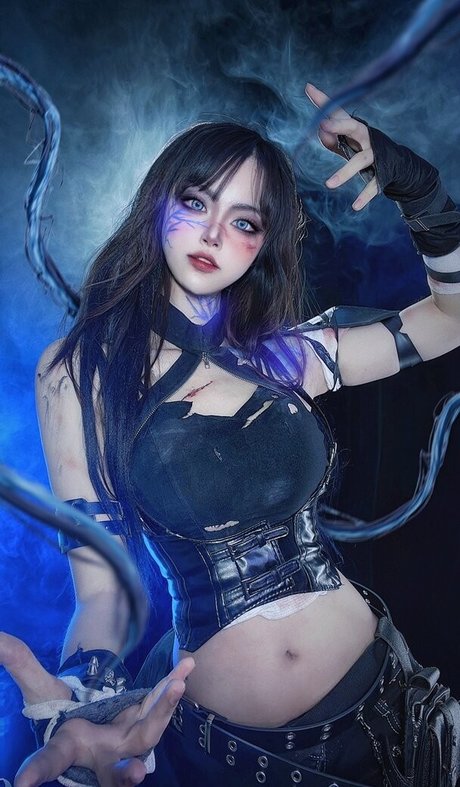 SeeU Cosplay top star images