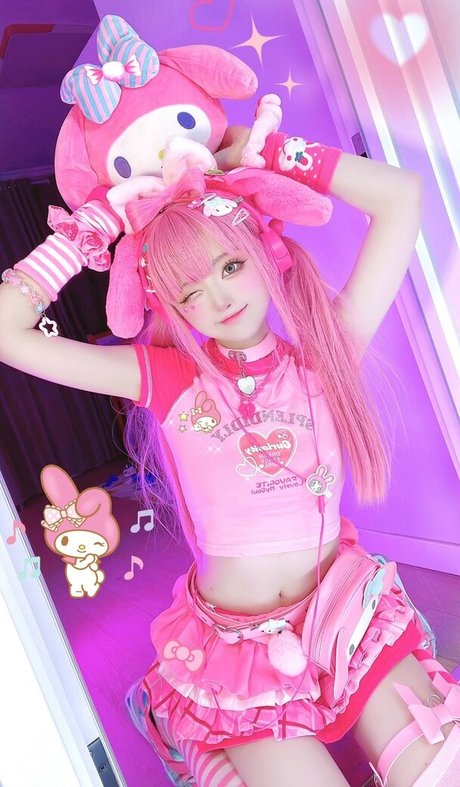 SeeU Cosplay top actress photos