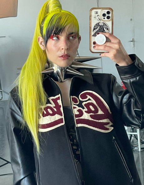 dorianelectra model sexy pics