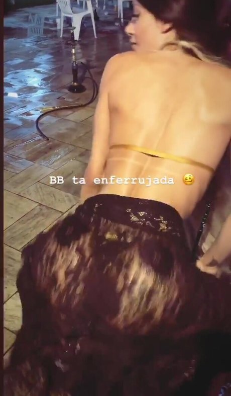 Leticia Minacapelly star top galleries