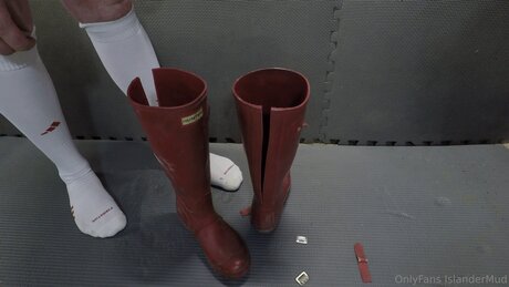 islandermud nudes actress pic