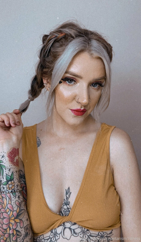 blonde girls onlyfans hot nude images